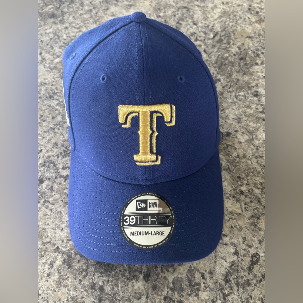 NWT Texas Rangers World Series Championship Cap (adjustable) ⚾️